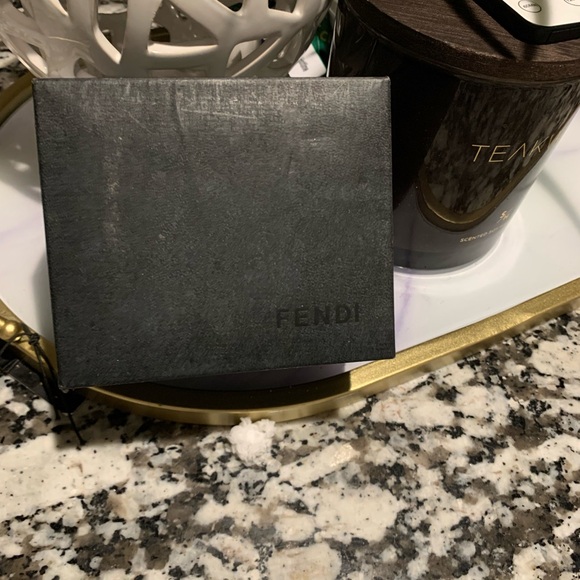 Vintage Fendi Black Leather Strap Watch - Picture 4 of 4